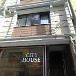 House Apartmanhotel 3*