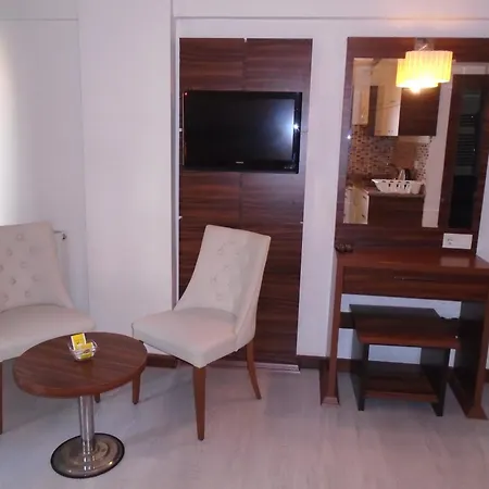 Aparthotel House 3*