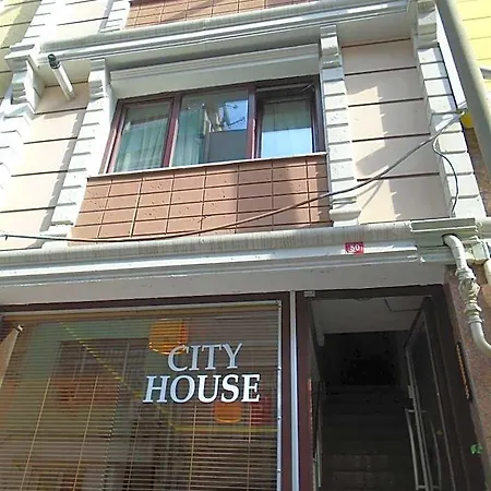 Aparthotel House 3*
